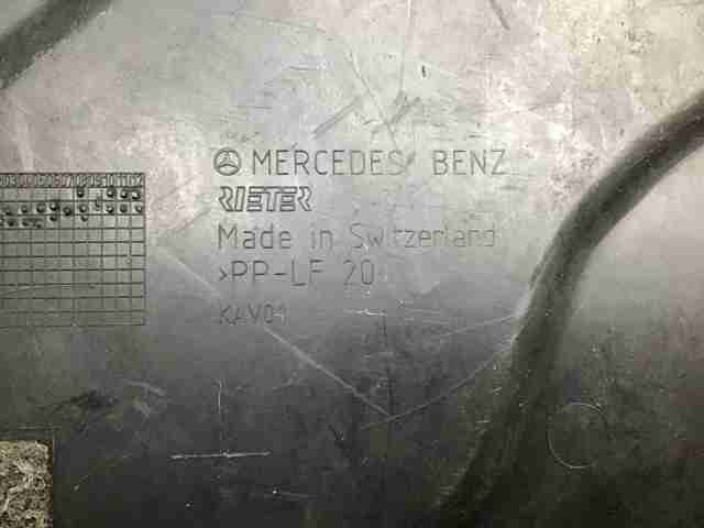 MERCEDES A2046101308 Защита днища левая в наличии Винница