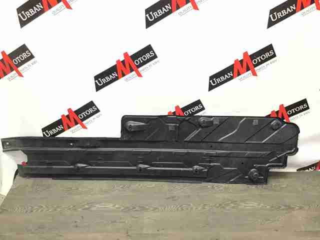 MERCEDES A2046101308 Защита днища левая в наличии Ужгород