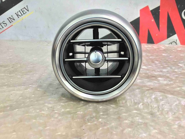 MERCEDES A2058300301 Решетка вентиляции салона на "торпедо" в наличии Черкассы