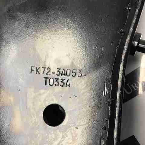 Рычаг передней подвески нижний левый LR110278 LAND ROVER