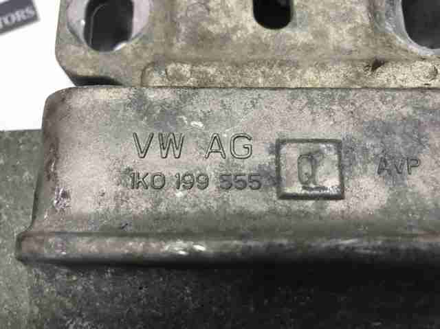 Левая опора двигателя Шкода Октавия II A5