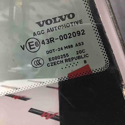 31651874 VOLVO Стекло-форточка двери задней правой купить в Черновцы