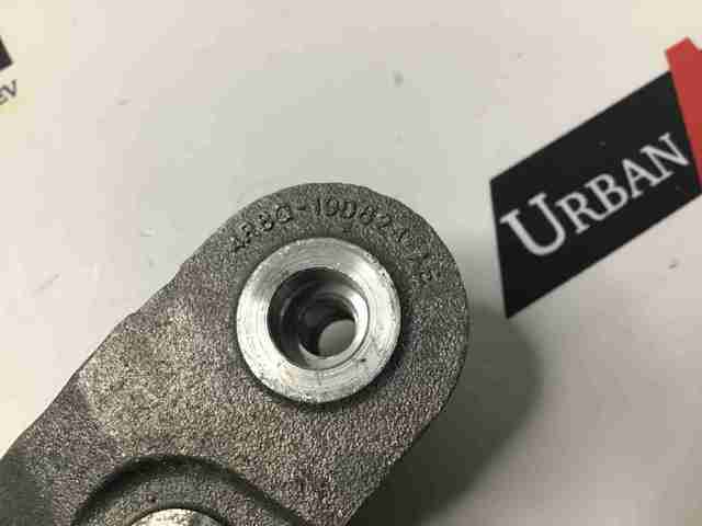 4R8Q19D624AE LAND ROVER Кронштейн компрессора кондиционера купить в Киев