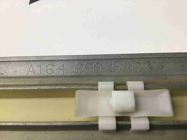 Молдинг задней левой двери A16469053629775 MERCEDES