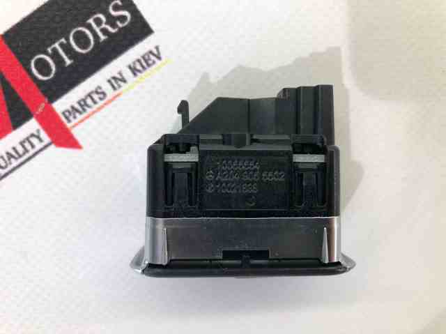 Кнопка стеклоподъемника передняя правая A2049055502 MERCEDES