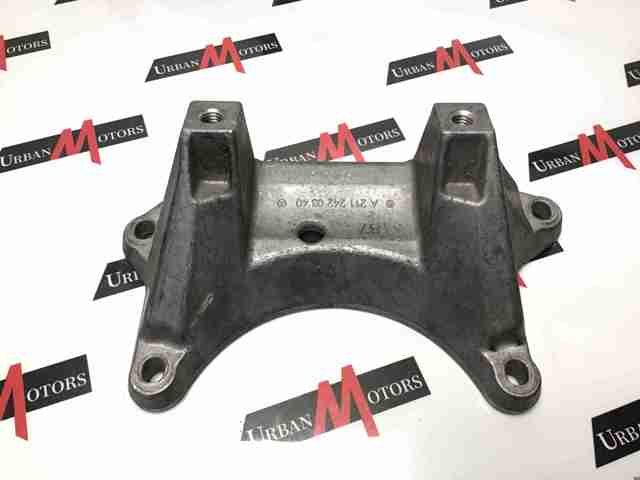 Крепление подушки коробки передач A2112420340 MERCEDES