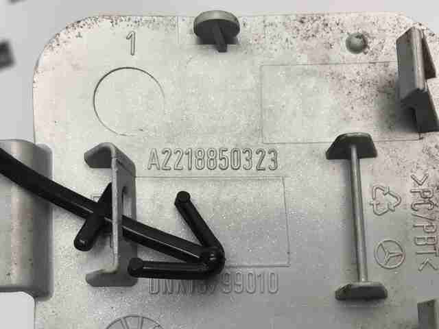 Заглушка бампера буксировочного крюка, задняя A2218850323 MERCEDES