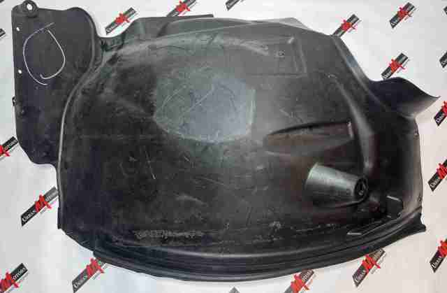 Подкрылок переднего крыла, правый задний A2518841022 MERCEDES