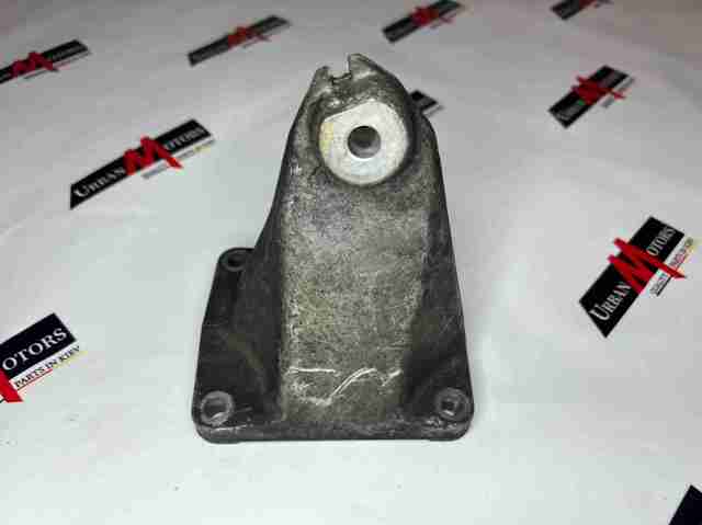 MERCEDES A6042230004 Кронштейн подушки (опоры) двигателя правой в наличии Харьков