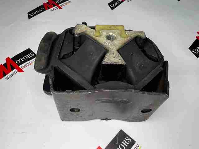 Задняя подушка двигателя A6382411413 MERCEDES