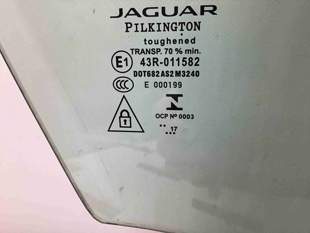 Стекло передней правой двери HK8321410AA JAGUAR