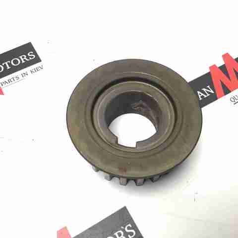 Звездочка привода коленвала двигателя LR000665 LAND ROVER