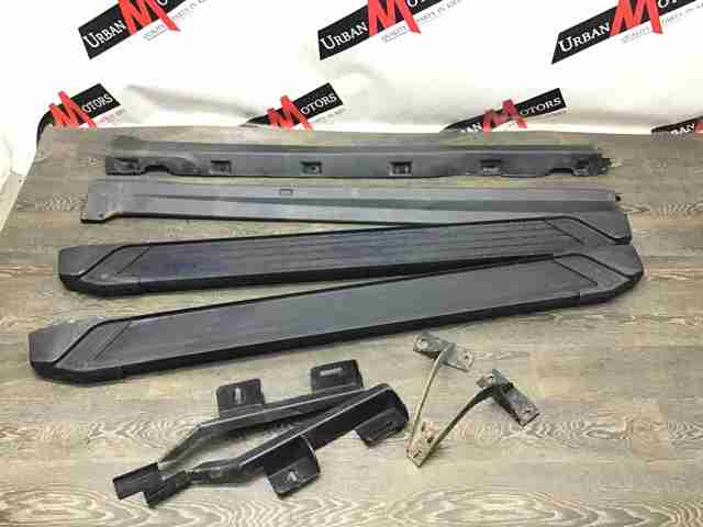 LAND ROVER LR001682 Накладка (молдинг) порога наружная левая в наличии Тернополь