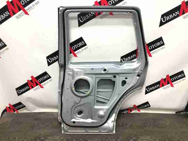 LAND ROVER LR005851 Дверь задняя правая в наличии Ужгород