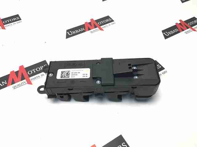 Кнопки переднего левого стекло подъёмника LR007401 LAND ROVER