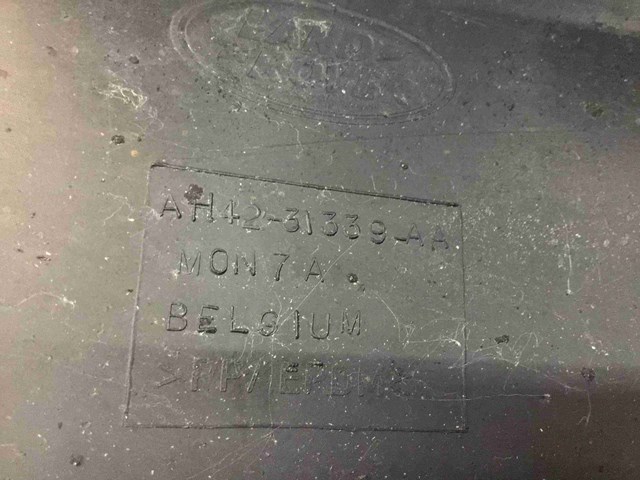 Подкрылок задний левый LR011457 LAND ROVER