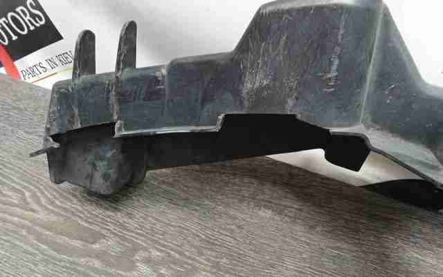 LAND ROVER LR011574 Кронштейн бампера переднего центральный в наличии Сумы