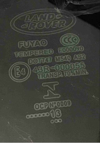 LR012228 LAND ROVER Стекло-форточка двери задней правой купить в Ужгород