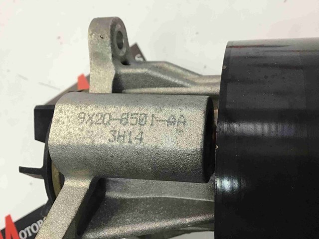 LAND ROVER LR013164 Помпа водяная (насос) охлаждения в наличии Ровно