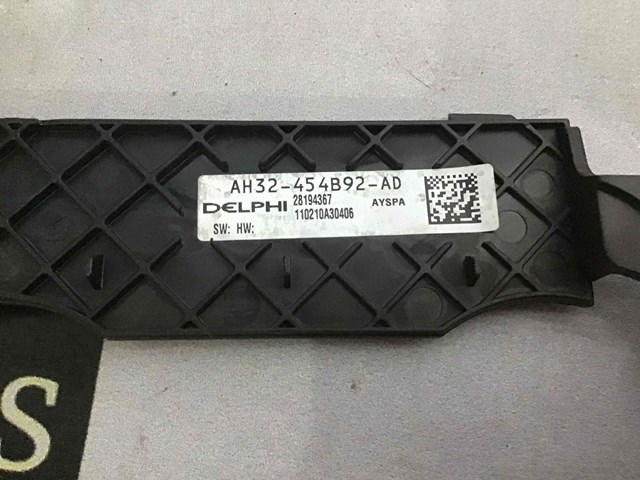LAND ROVER LR021394 в наличии Житомир