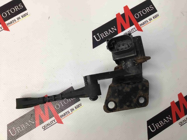 Датчик уровня положения кузова, задний правый LR024222 LAND ROVER