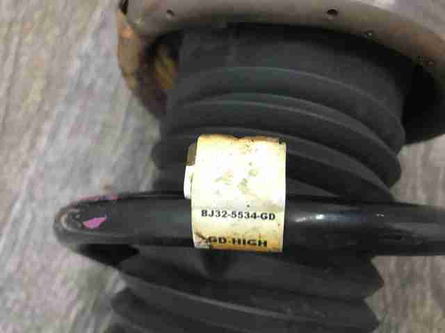 Стойка задняя правая LR024447 LAND ROVER