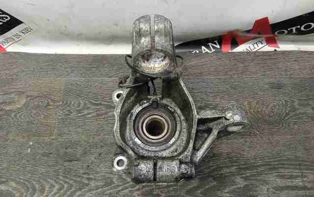 Цапфа поворотная правая LR024478 LAND ROVER