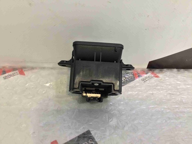 LR025892 LAND ROVER купить в Ужгород
