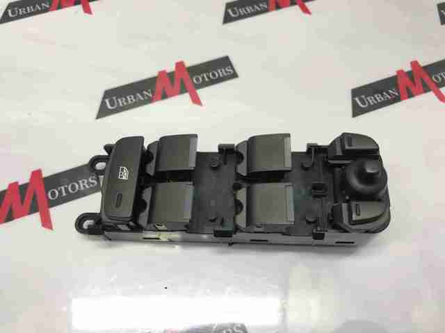 Кнопки переднего левого стекло подъёмника LR025908 LAND ROVER