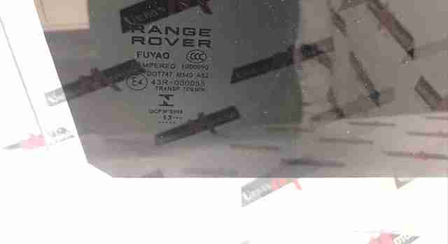 LAND ROVER LR026714 Стекло двери задней правой в наличии Николаев