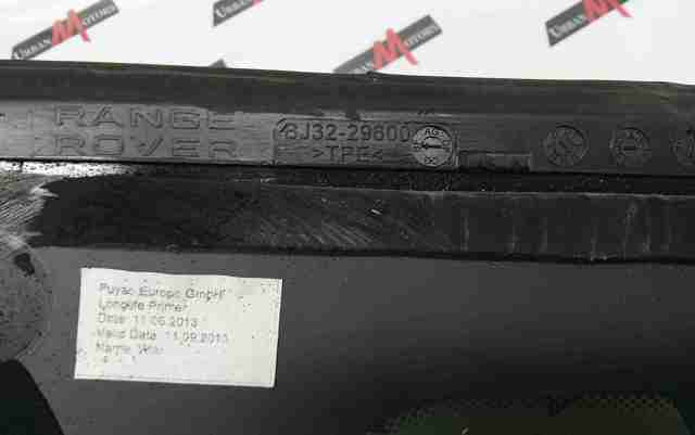Форточка двери треугольник, задней, правой LR027370 LAND ROVER