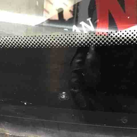 LR030216 LAND ROVER Стекло лобовое  купить в Днепр