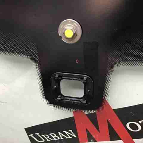 LR030216 LAND ROVER Лобовое стекло купить в Тернополь