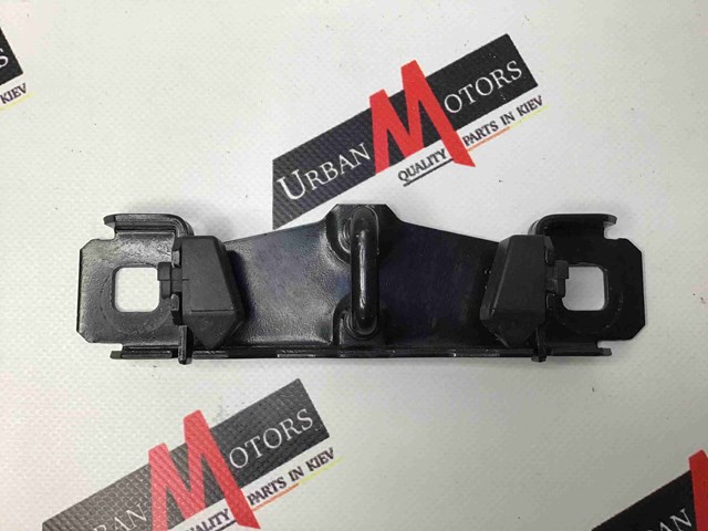 Зацеп замка крышки багажника LR032656 LAND ROVER