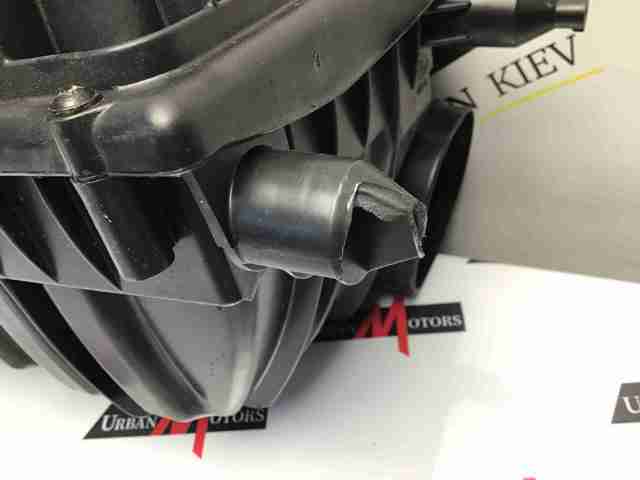 LR036428 LAND ROVER Корпус воздушного фильтра правый купить в Харьков
