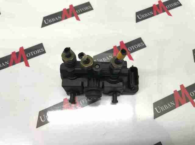 LR037081 LAND ROVER Блок клапанов регулируемой подвески передний купить в Черкассы