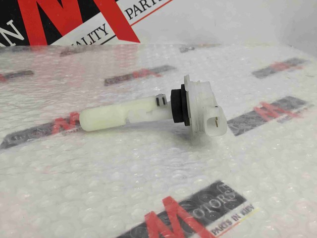 Датчик уровня бачка стеклоомывателя LR037568 LAND ROVER