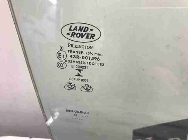 Стекло двери передней правой LR041637 LAND ROVER