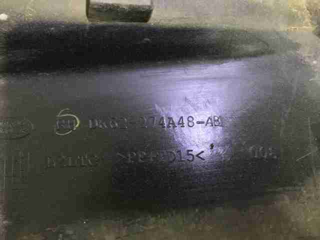 Накладка задней правой двери, нижняя LR044134 LAND ROVER