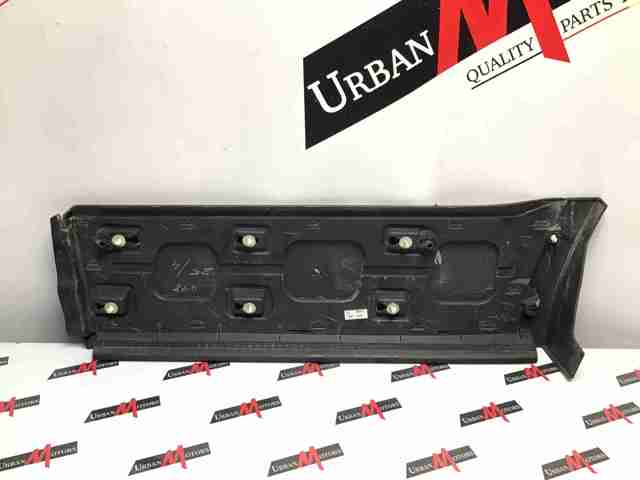 LR044670 LAND ROVER Молдинг двери задней правой нижний купить в Ужгород