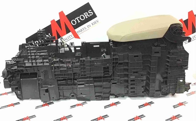 LAND ROVER LR044748 в наличии Черновцы