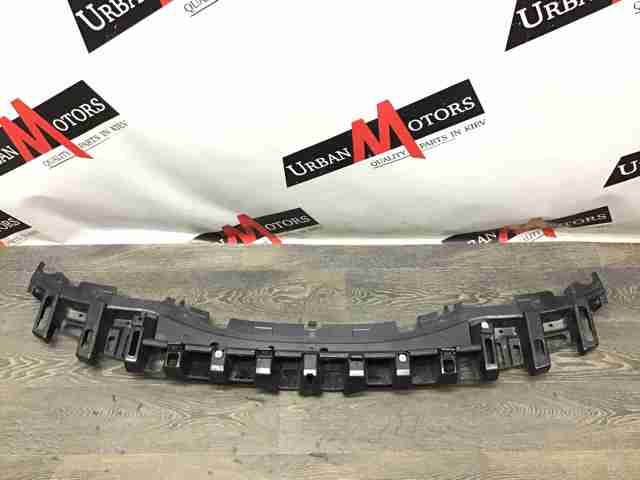 Кронштейн бампера переднего, центральный LR045204 LAND ROVER