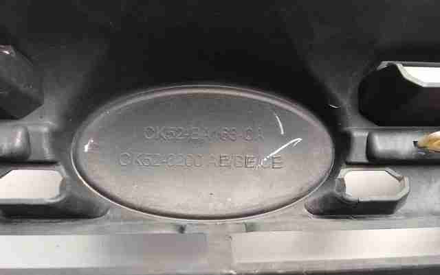 LR046749 LAND ROVER Решетка радиатора купить в Тернополь