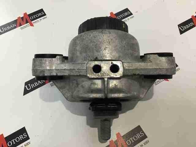 Подушка двигателя левая/правая LR048781 LAND ROVER