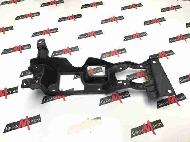 Крепление противотуманки правой LR050519 LAND ROVER