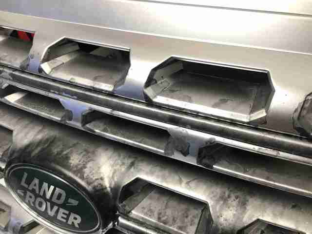 LR055880 LAND ROVER Решетка радиатора купить в Киев