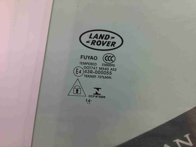 LR058835 LAND ROVER Стекло двери задней левой купить в Львов