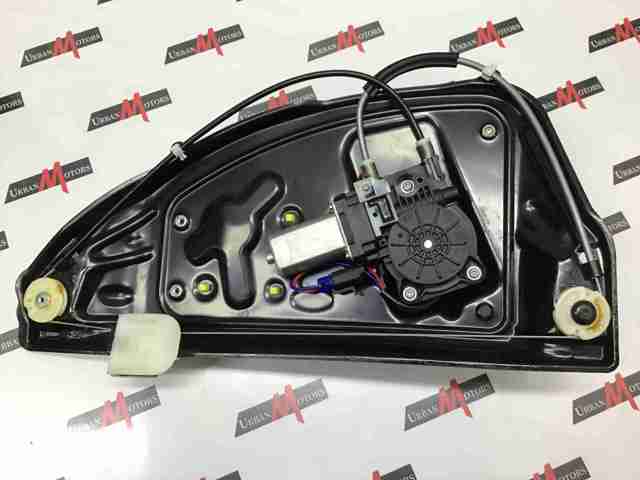Стеклоподъемник задней правой двери LR060138 LAND ROVER