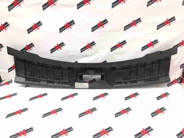 LR060584 LAND ROVER Облицовка задней панели багажника купить в Черновцы