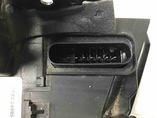 Замок двери задней левой LR063626 LAND ROVER